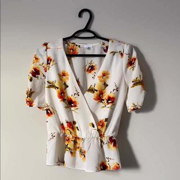 SOCIALITE floral blouse - Picture 1 of 6